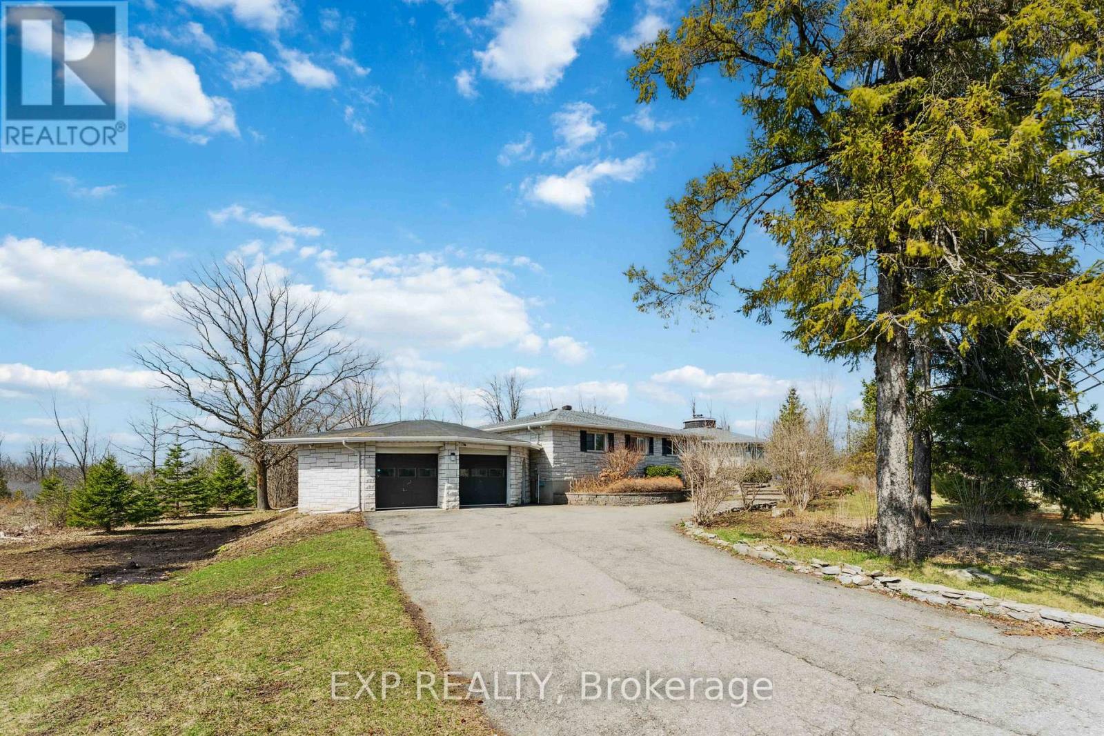 Property at 6974 BANK STREET image 3