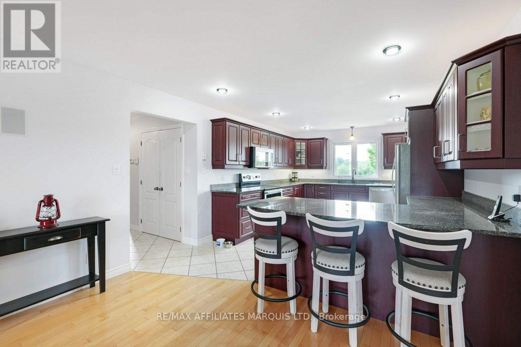 18456 Tyotown Road, South Glengarry, Ontario  K6H 7S5 - Photo 7 - X12328950