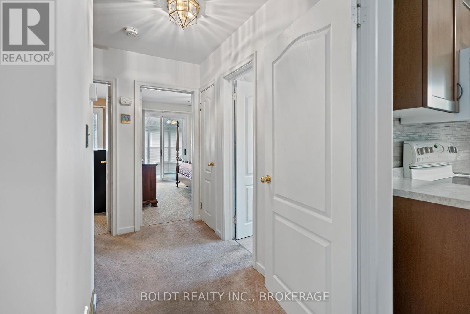 73 Dunkeld Avenue, St. Catharines, Ontario  L2M 4A8 - Photo 11 - X12329001