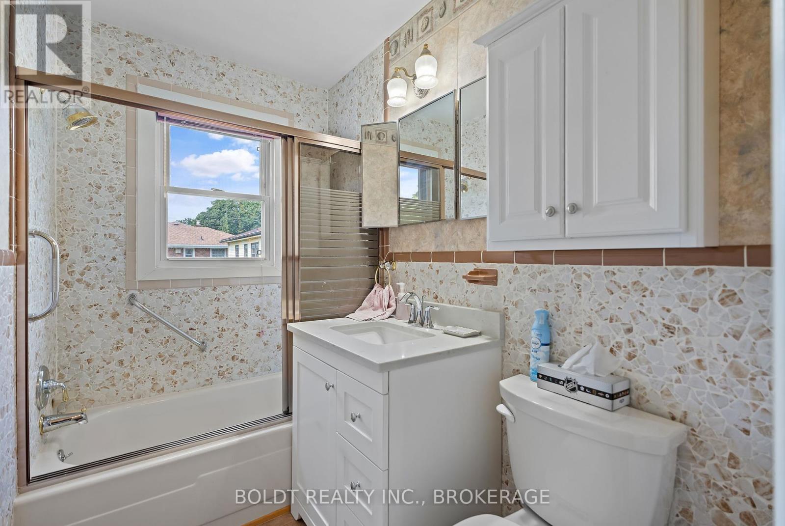 73 Dunkeld Avenue, St. Catharines, Ontario  L2M 4A8 - Photo 18 - X12329001