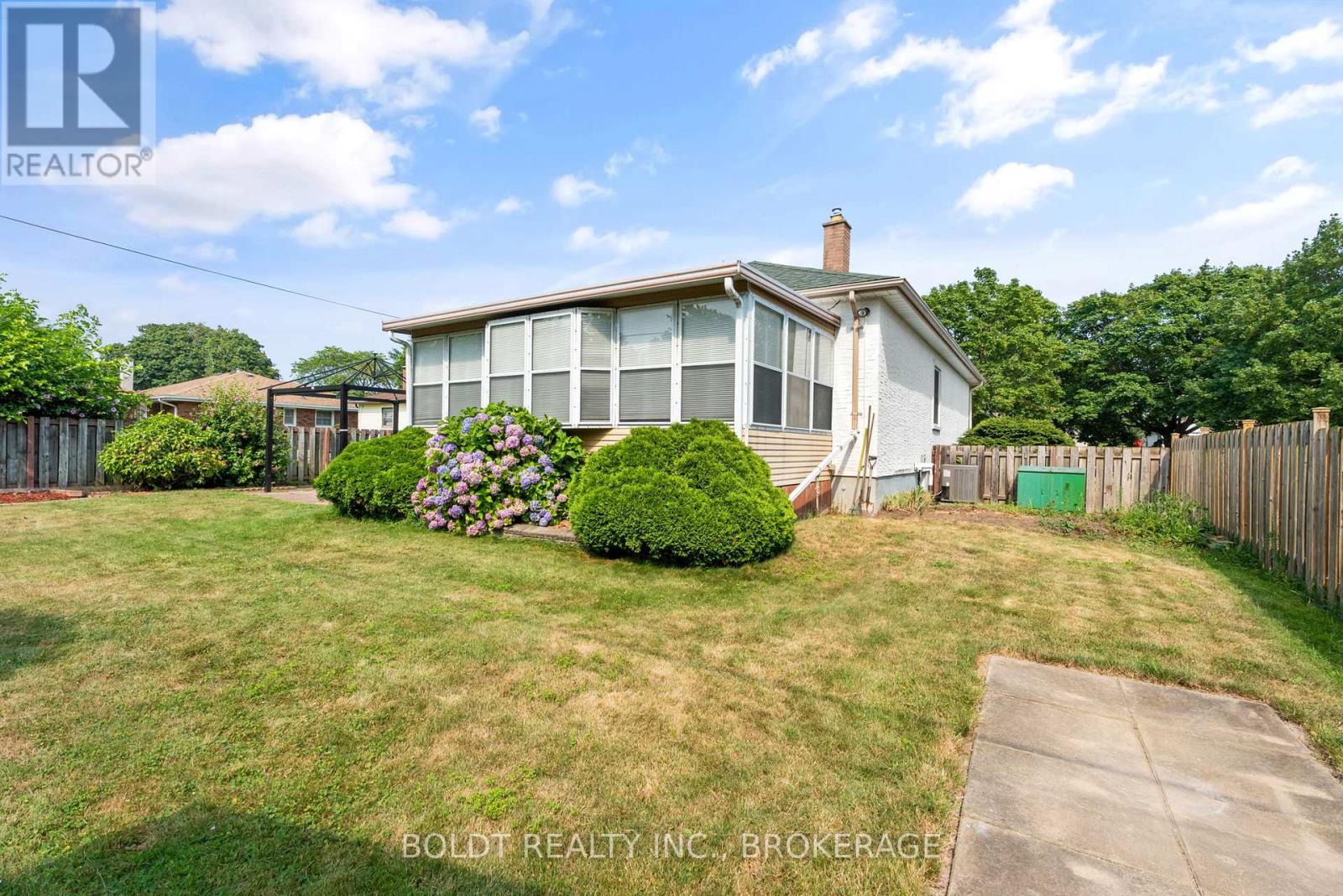 73 Dunkeld Avenue, St. Catharines, Ontario  L2M 4A8 - Photo 31 - X12329001