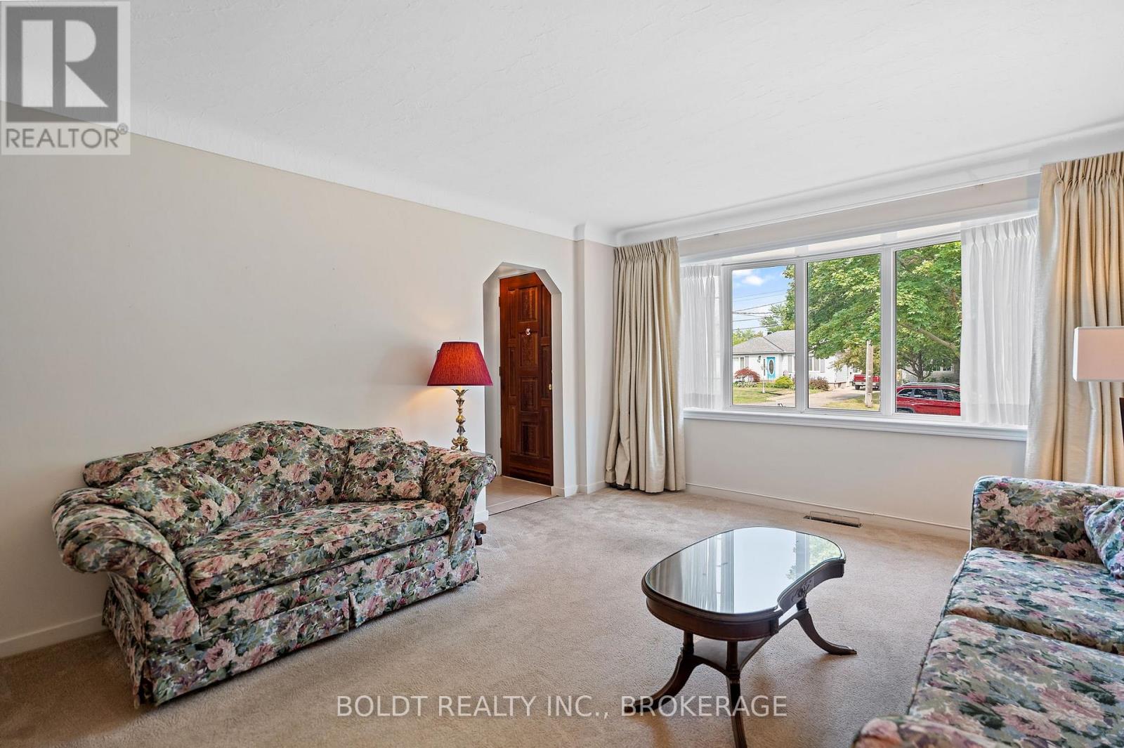 Property at 73 DUNKELD AVENUE image 4