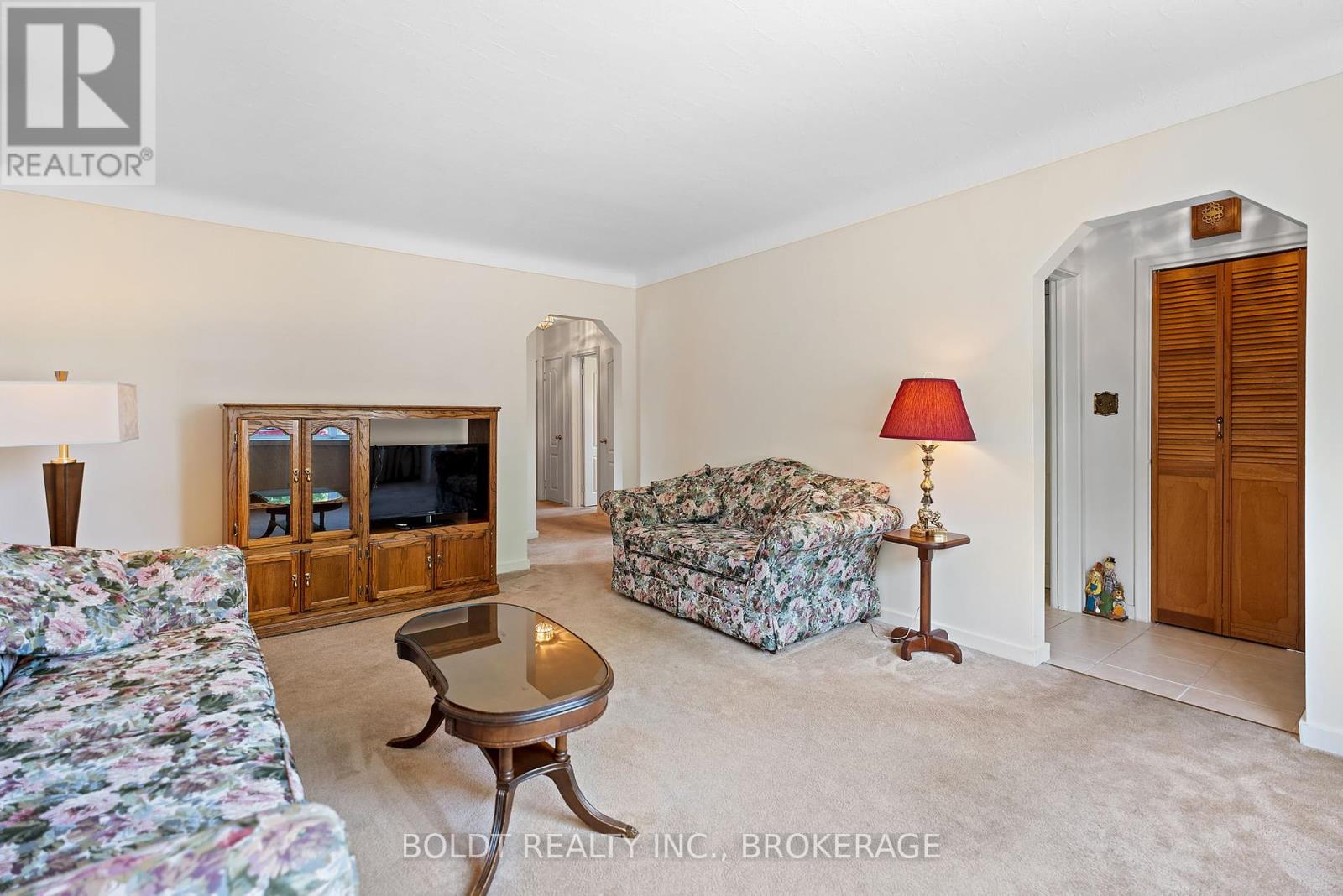 Property at 73 DUNKELD AVENUE image 5