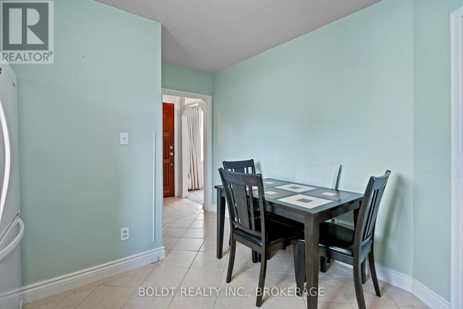 73 Dunkeld Avenue, St. Catharines, Ontario  L2M 4A8 - Photo 9 - X12329001