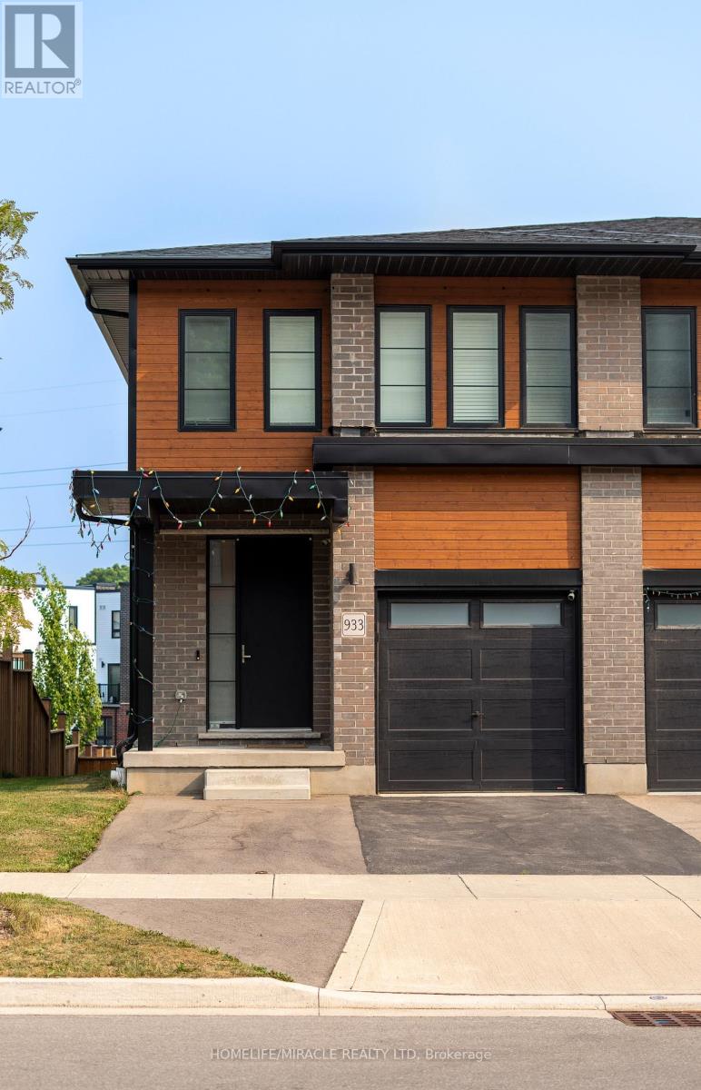 Property at 933 ROBERT FERRIE DRIVE image 1