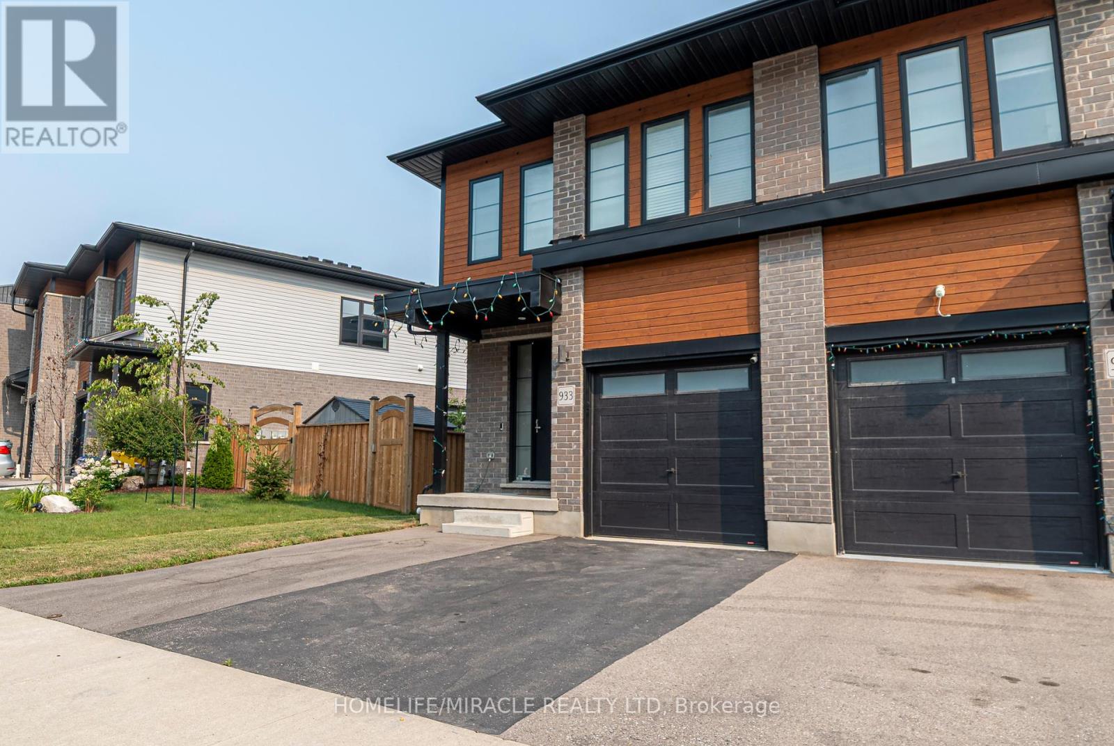 Property at 933 ROBERT FERRIE DRIVE image 3