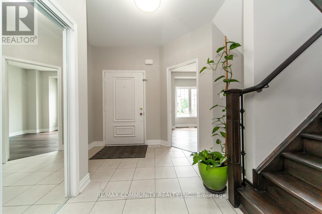 Property at 24 RAITHBY CRESCENT image 5