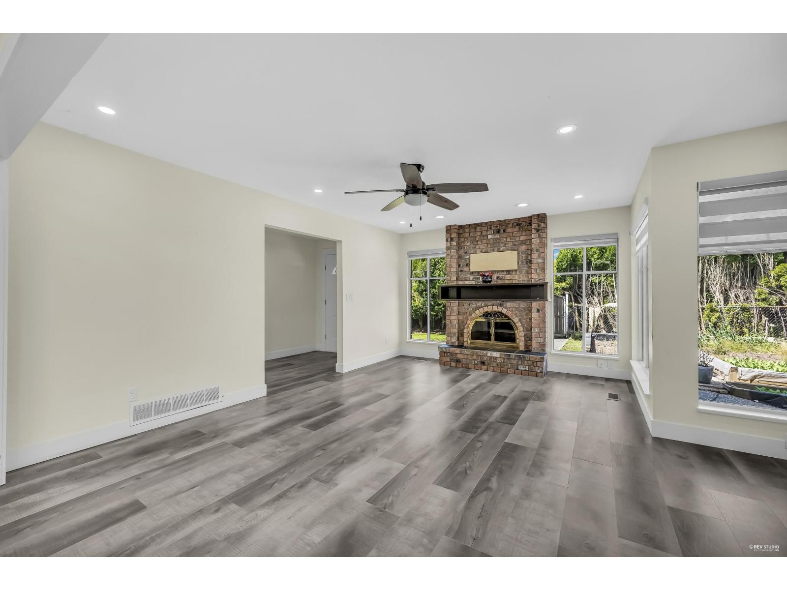 Property at 1988 140 STREET image 3