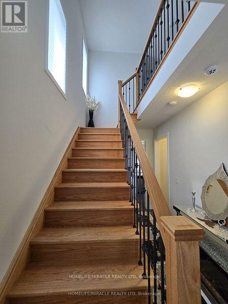 296 Okanagan Path, Oshawa, Ontario  L1H 0A7 - Photo 14 - E12328993