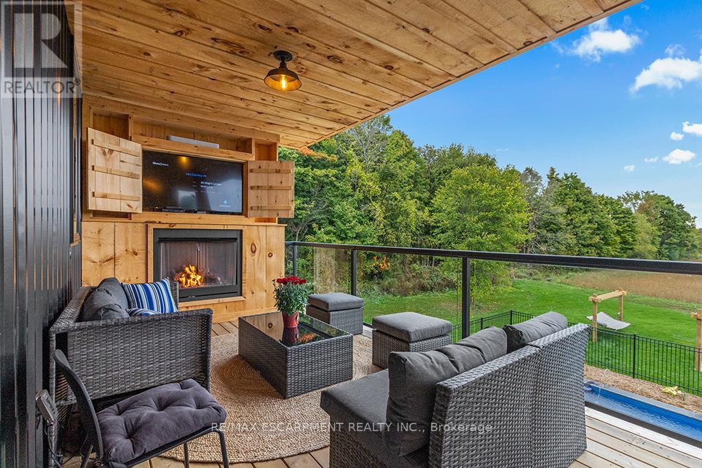 402075 Grey Road 17, Georgian Bluffs, Ontario  N0H 2T0 - Photo 22 - X12328999