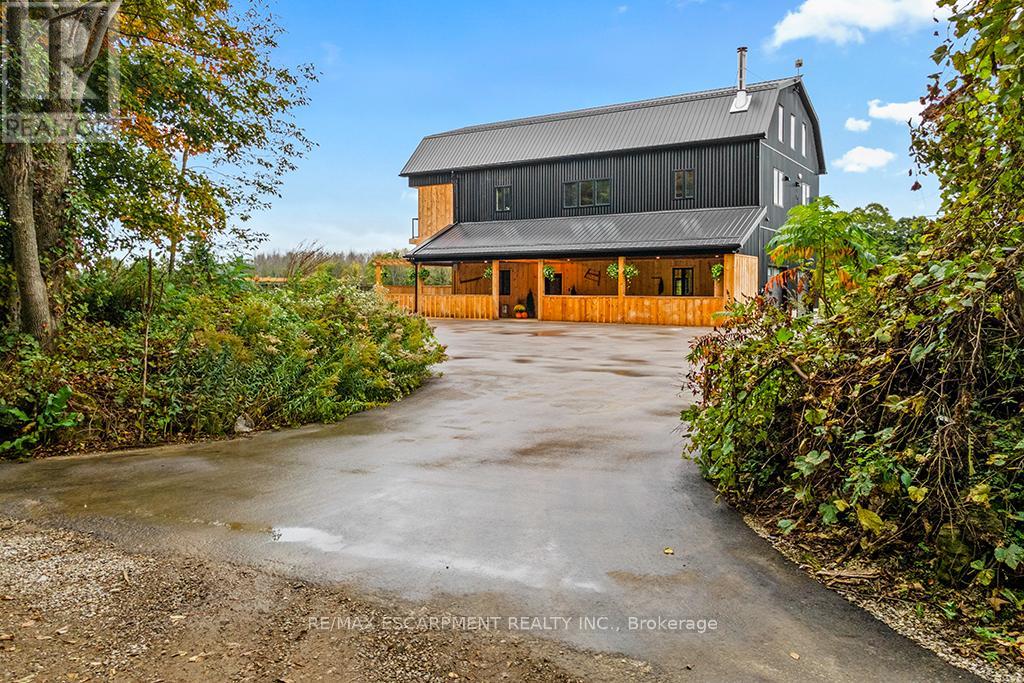 402075 Grey Road 17, Georgian Bluffs, Ontario  N0H 2T0 - Photo 3 - X12328999