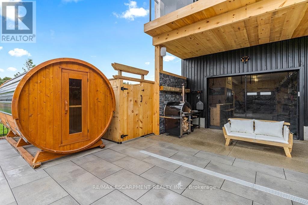 402075 Grey Road 17, Georgian Bluffs, Ontario  N0H 2T0 - Photo 40 - X12328999