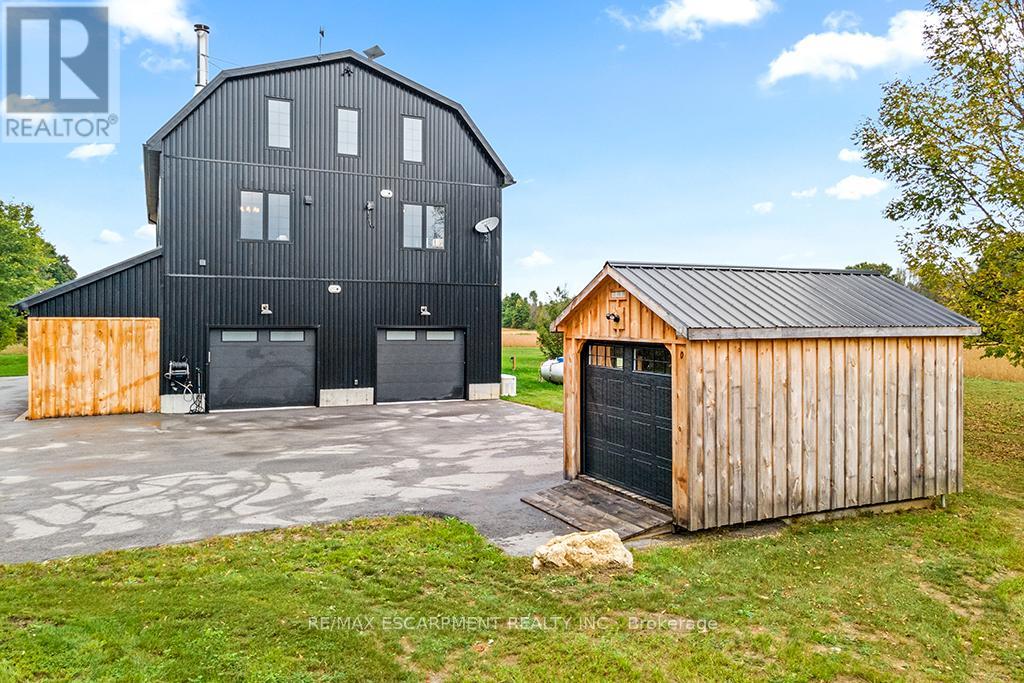 402075 Grey Road 17, Georgian Bluffs, Ontario  N0H 2T0 - Photo 45 - X12328999