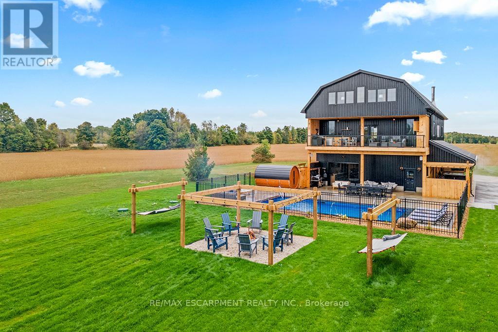 402075 Grey Road 17, Georgian Bluffs, Ontario  N0H 2T0 - Photo 6 - X12328999