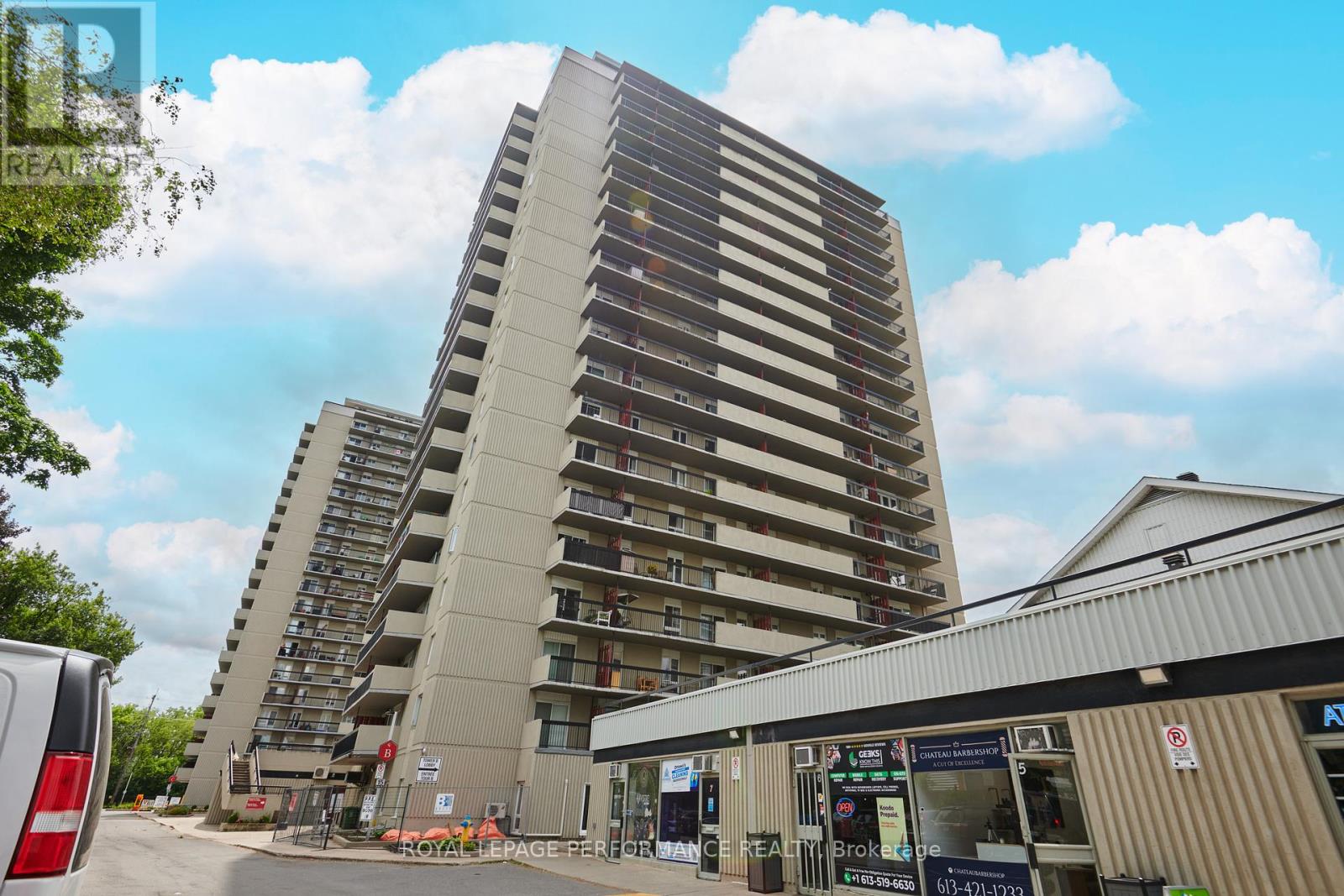 Property at 202 - 158 B MCARTHUR AVENUE image 1