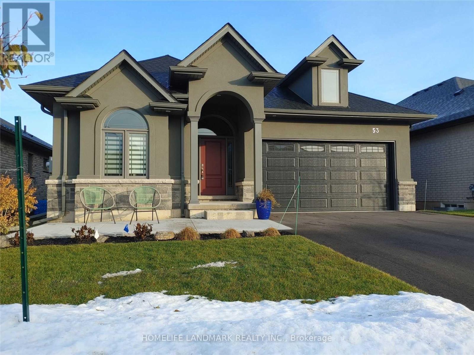 Property at 53 CARRICK TRAIL image 3