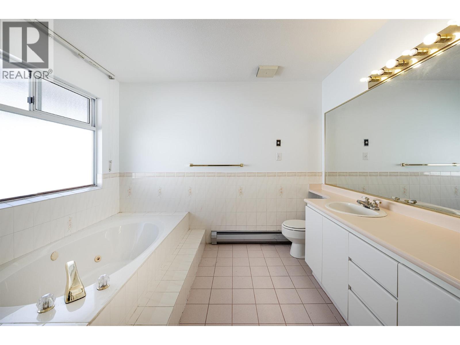 5720 Bouchard Gate, Richmond, British Columbia  V7C 5H5 - Photo 15 - R3034222