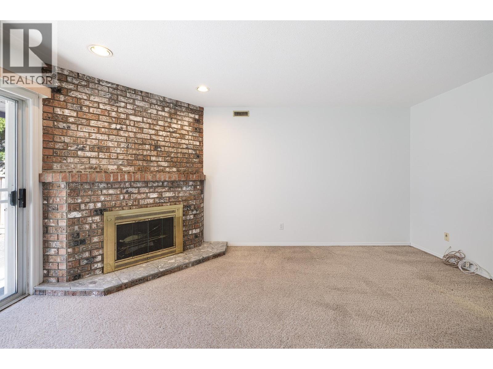 5720 Bouchard Gate, Richmond, British Columbia  V7C 5H5 - Photo 2 - R3034222