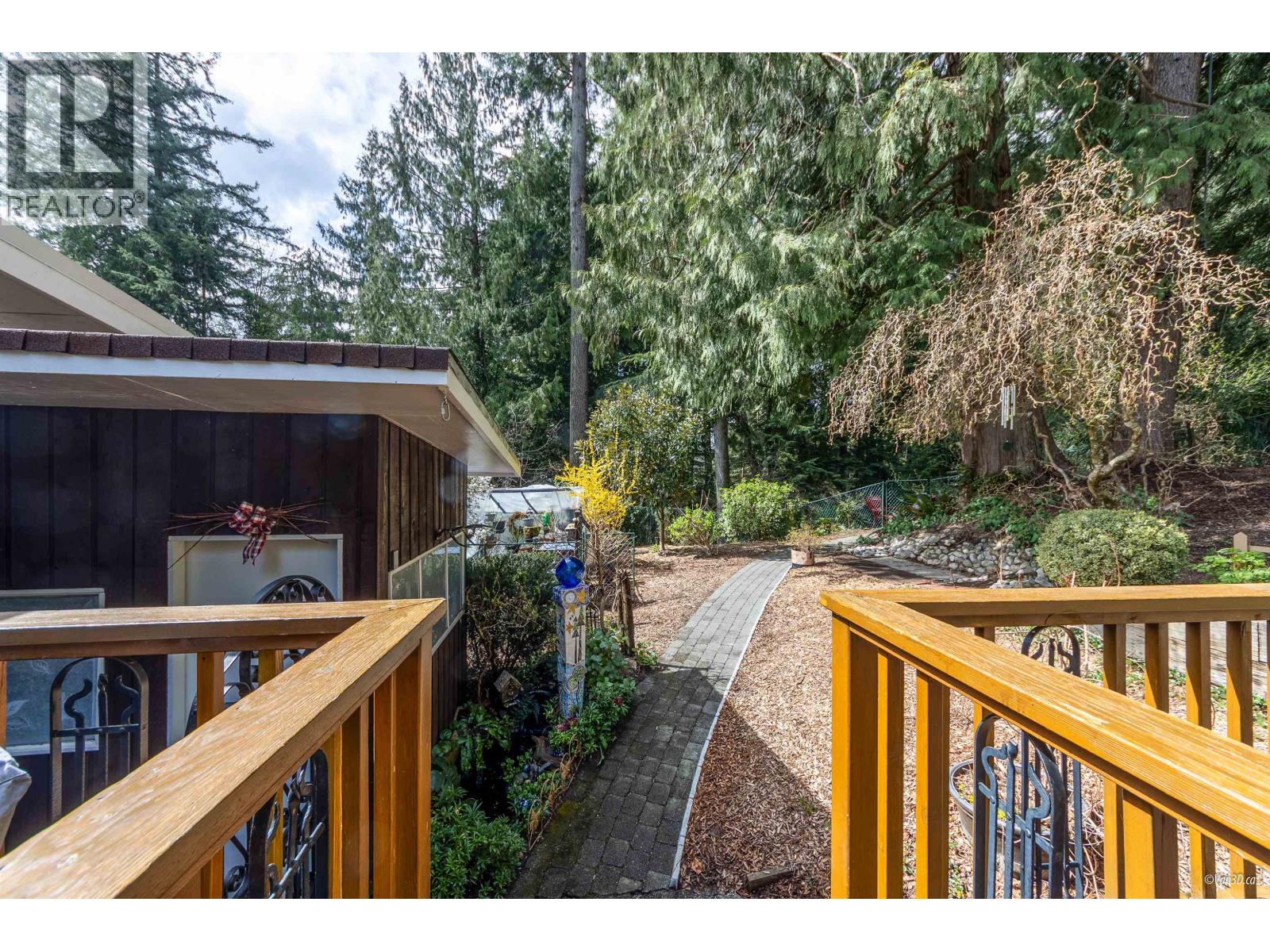 663 Foresthill Place, Port Moody, British Columbia  V3H 3A2 - Photo 35 - R3034380