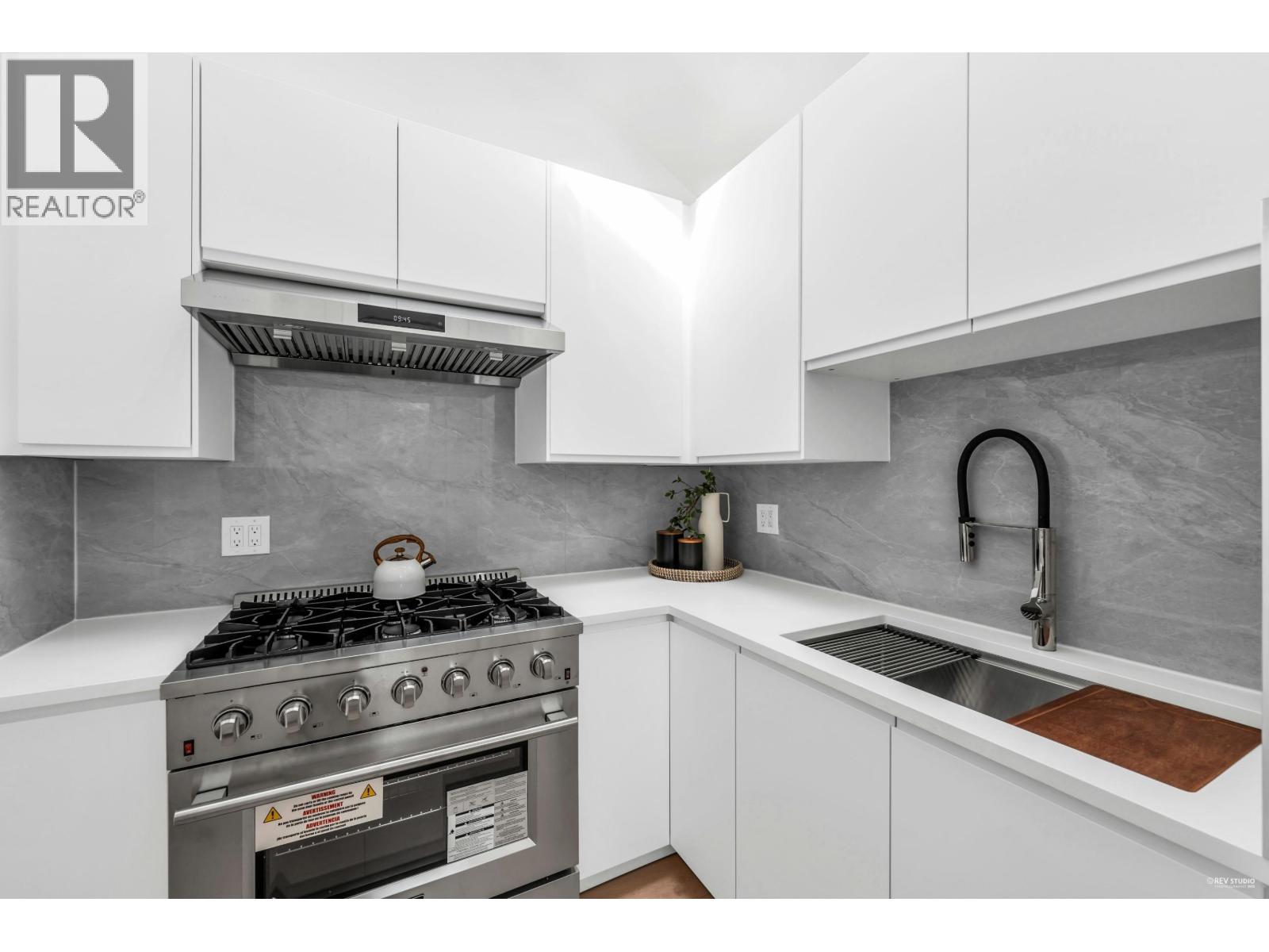 1748 W 68th Avenue, Vancouver, British Columbia  V6P 2W1 - Photo 9 - R3033336