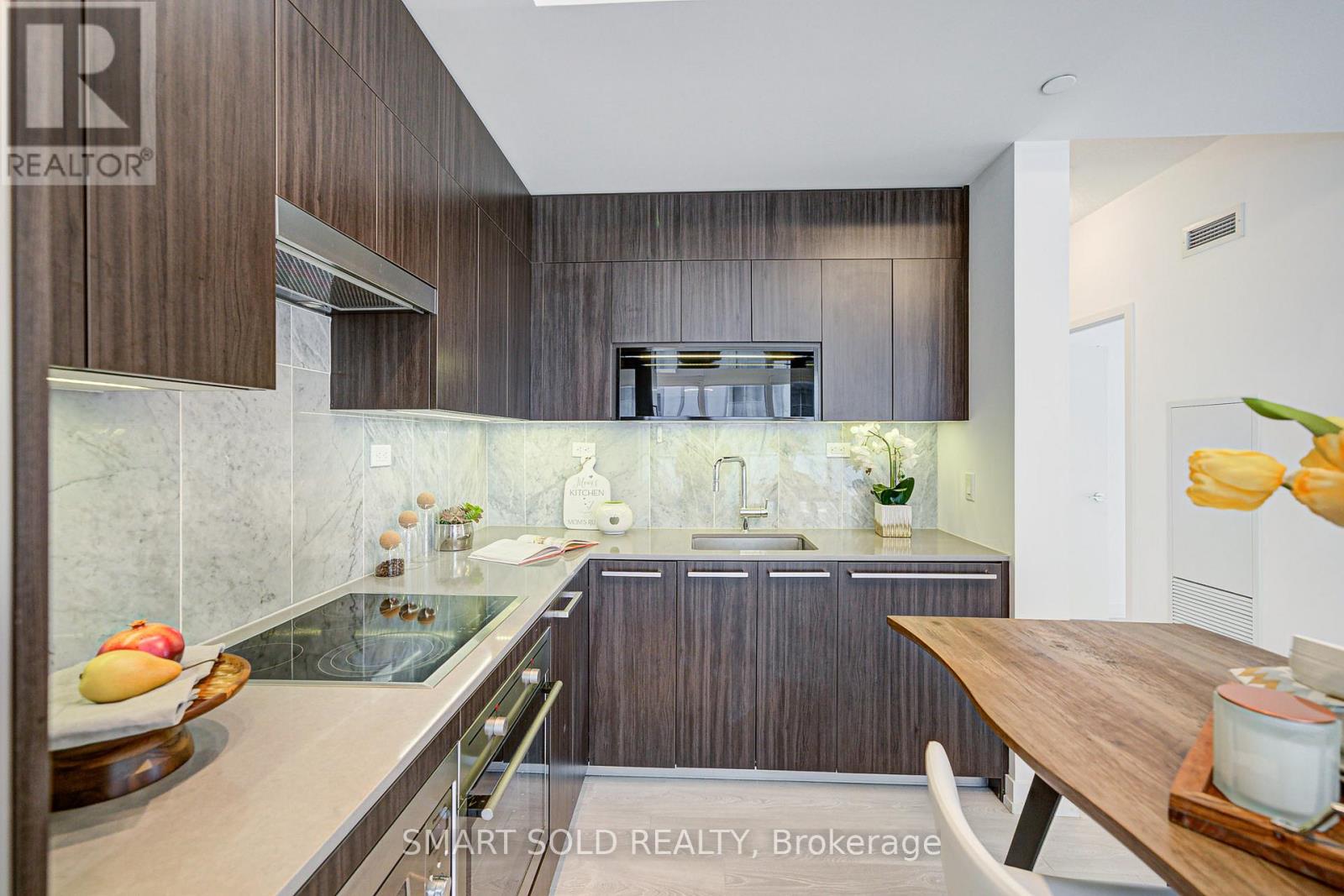 305 - 90 Queens Wharf Road, Toronto, Ontario  M5V 0J4 - Photo 14 - C12329035