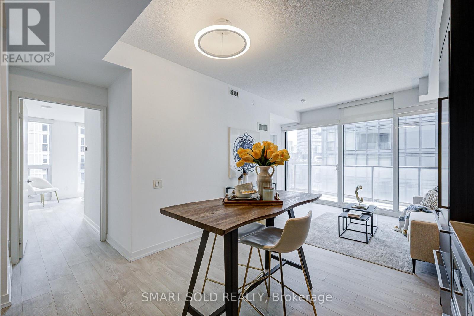 305 - 90 Queens Wharf Road, Toronto, Ontario  M5V 0J4 - Photo 15 - C12329035