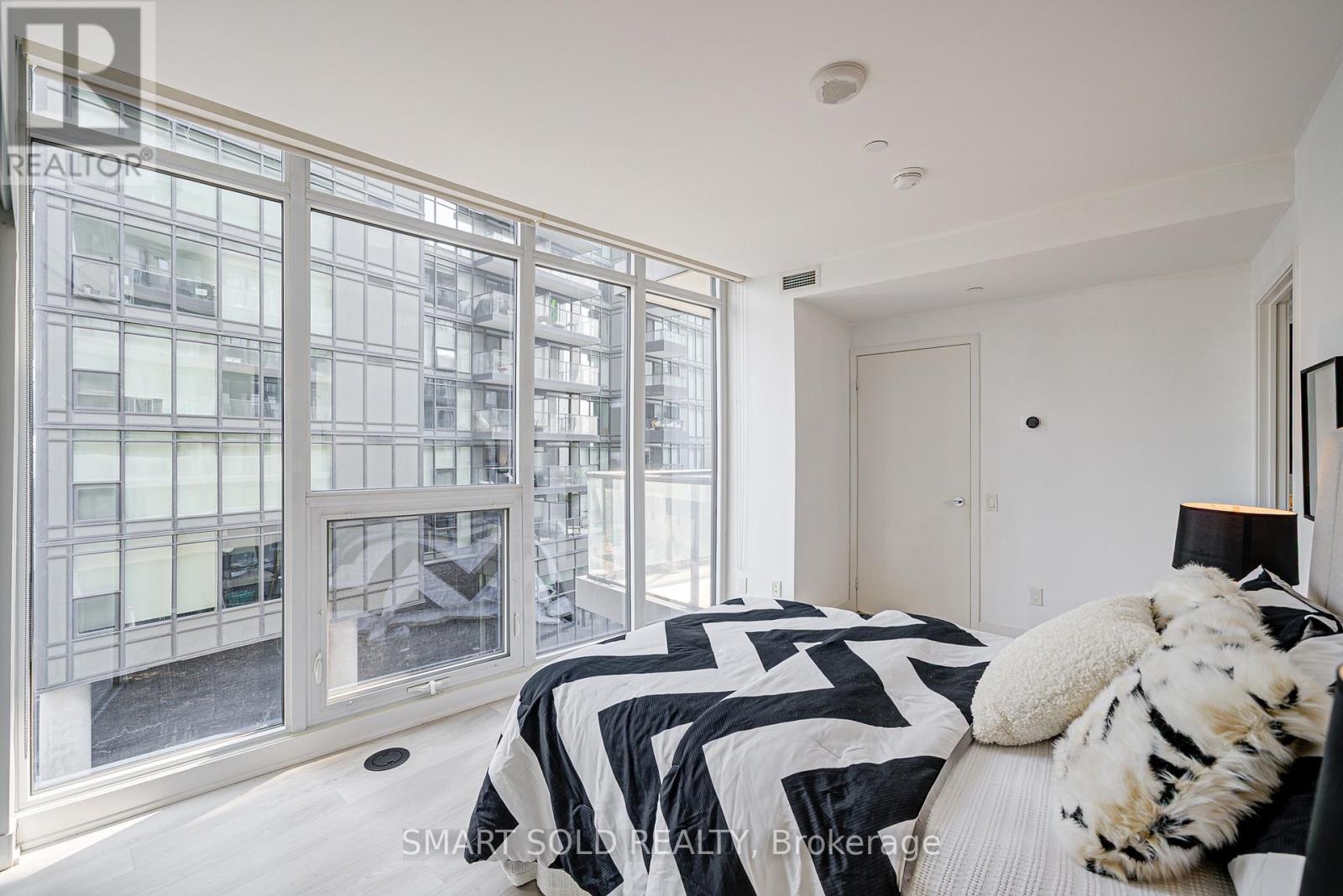 305 - 90 Queens Wharf Road, Toronto, Ontario  M5V 0J4 - Photo 28 - C12329035