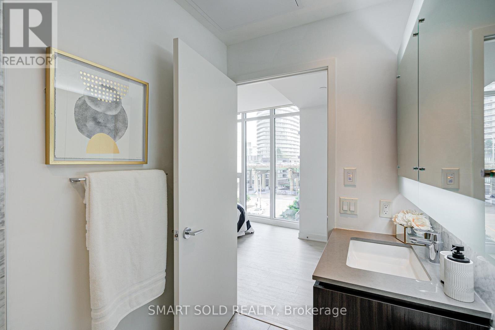 305 - 90 Queens Wharf Road, Toronto, Ontario  M5V 0J4 - Photo 31 - C12329035