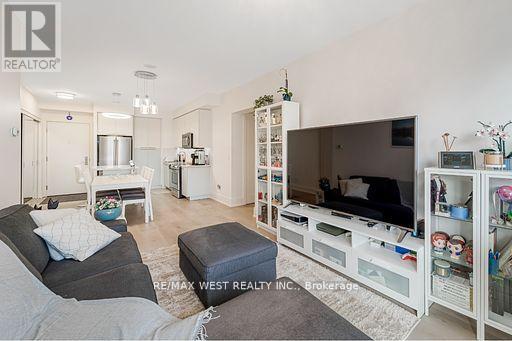1122 - 70 Roehampton Avenue, Toronto, Ontario  M4P 1R2 - Photo 13 - C12329053