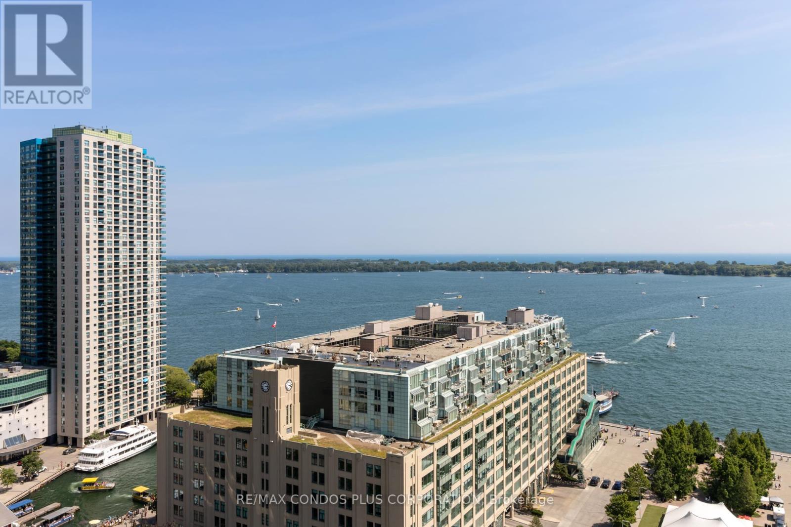 2302 - 218 Queens Quay W, Toronto (Waterfront Communities), Ontario  M5J 2Y6 - Photo 2 - C12283747