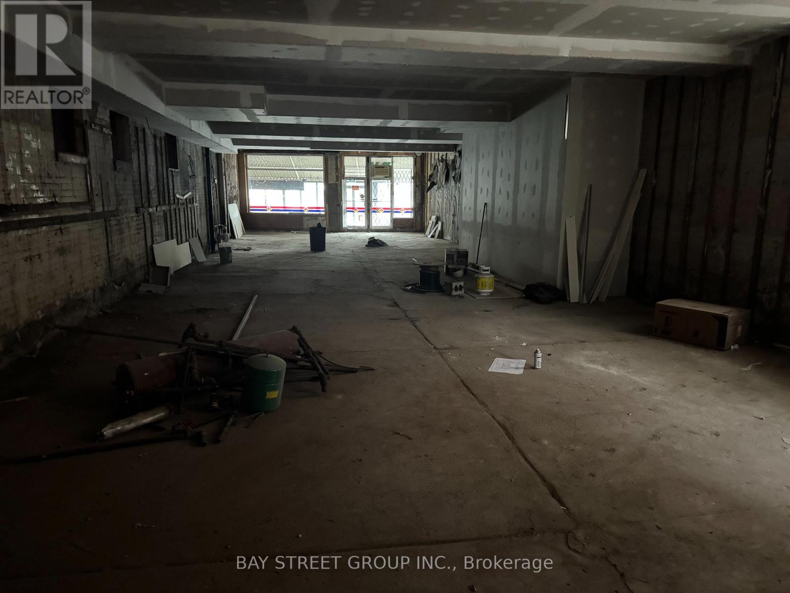 2386 Lake Shore Boulevard W, Toronto, Ontario  M8V 1C3 - Photo 4 - W12329061