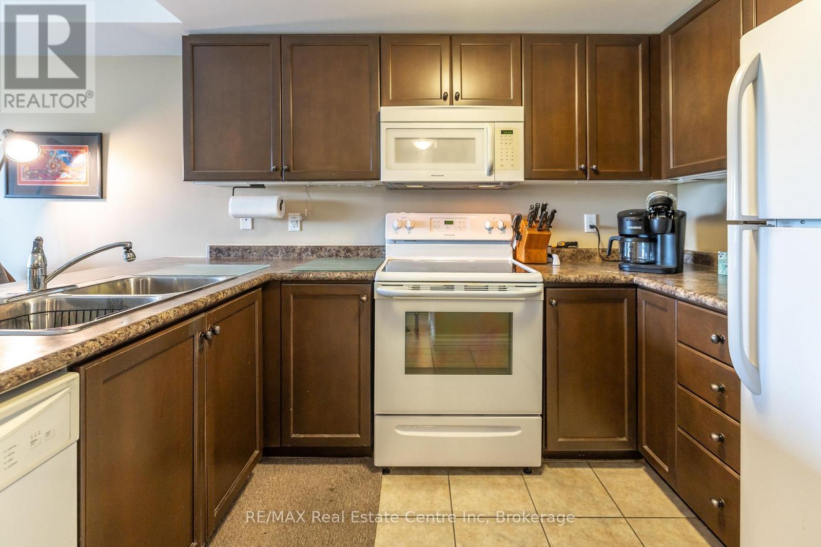 413 - 645 St David Street S, Centre Wellington, Ontario  N1M 0A9 - Photo 3 - X12328656