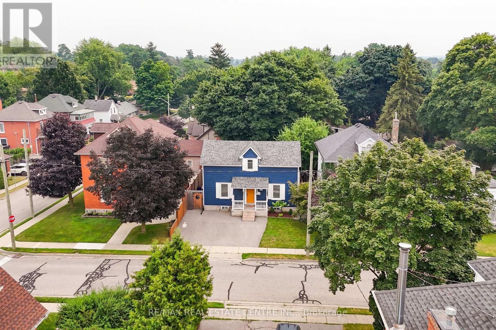 Property at 411 WATERLOO STREET S image 3