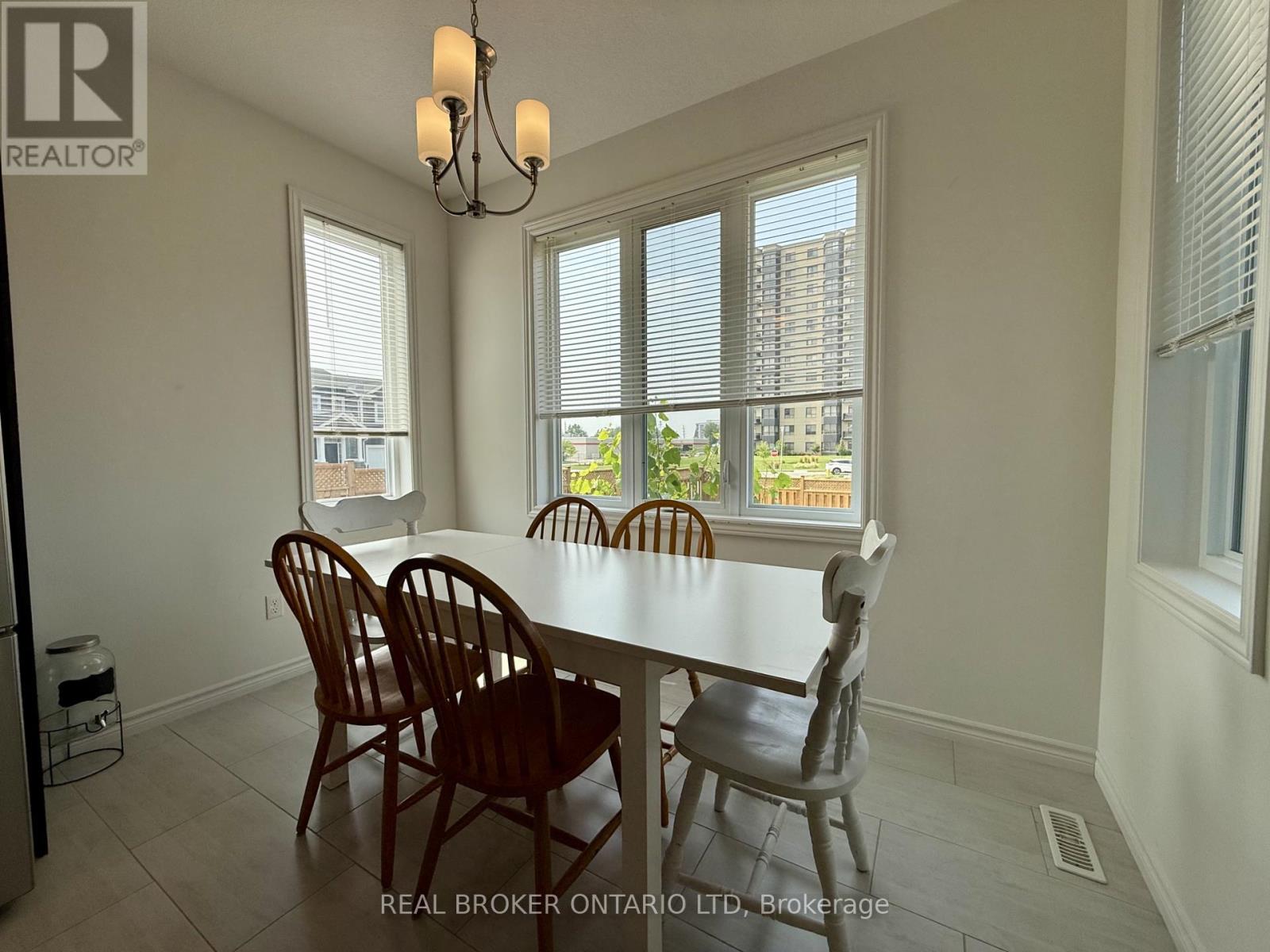 1634 Noah Bend, London North, Ontario  N3B 2Z1 - Photo 10 - X12326211