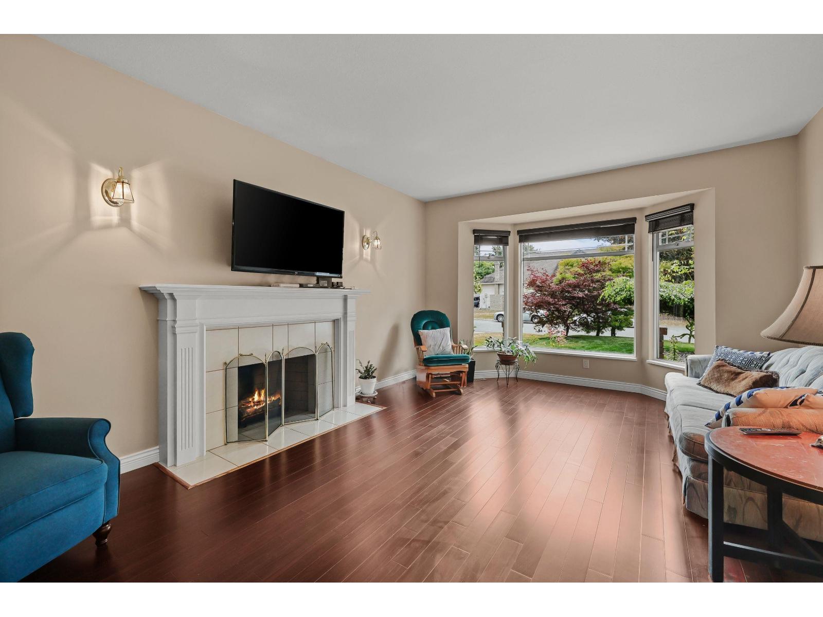 Property at 6041 186 STREET image 3