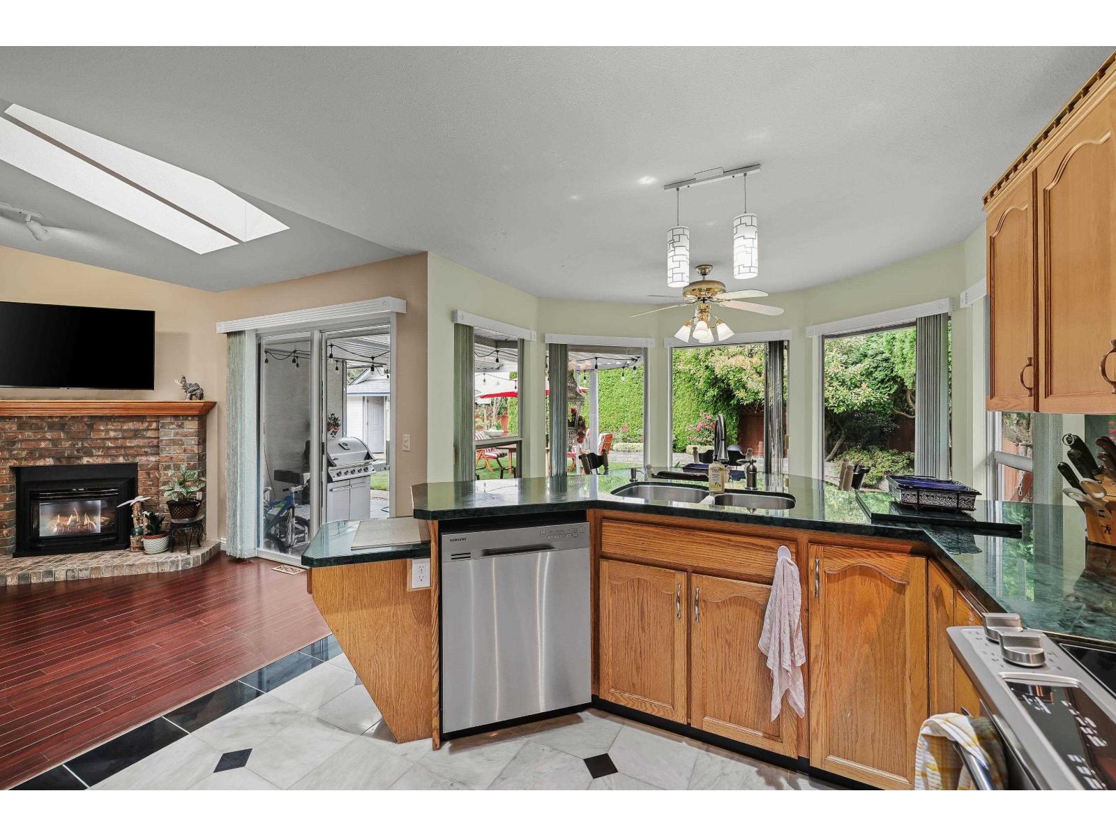 6041 186 Street, Surrey, British Columbia  V3S 7P4 - Photo 8 - R3034482