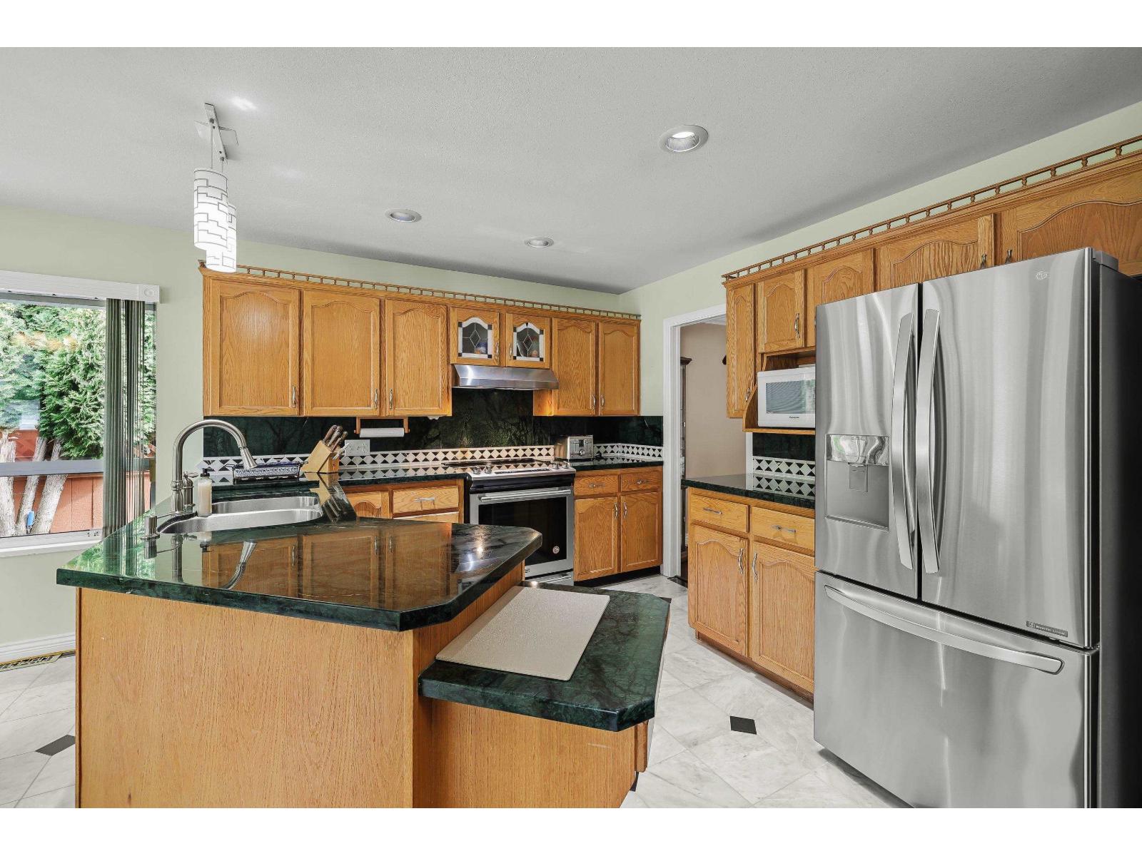 6041 186 Street, Surrey, British Columbia  V3S 7P4 - Photo 10 - R3034482