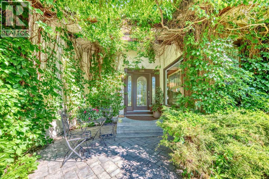 Property at 1336 116 Avenue SW image 3