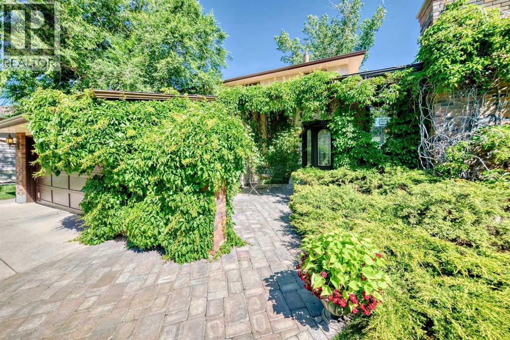 Property at 1336 116 Avenue SW image 2