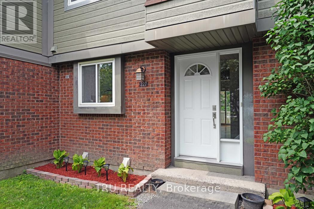 Property at 227 PICKFORD DRIVE image 4