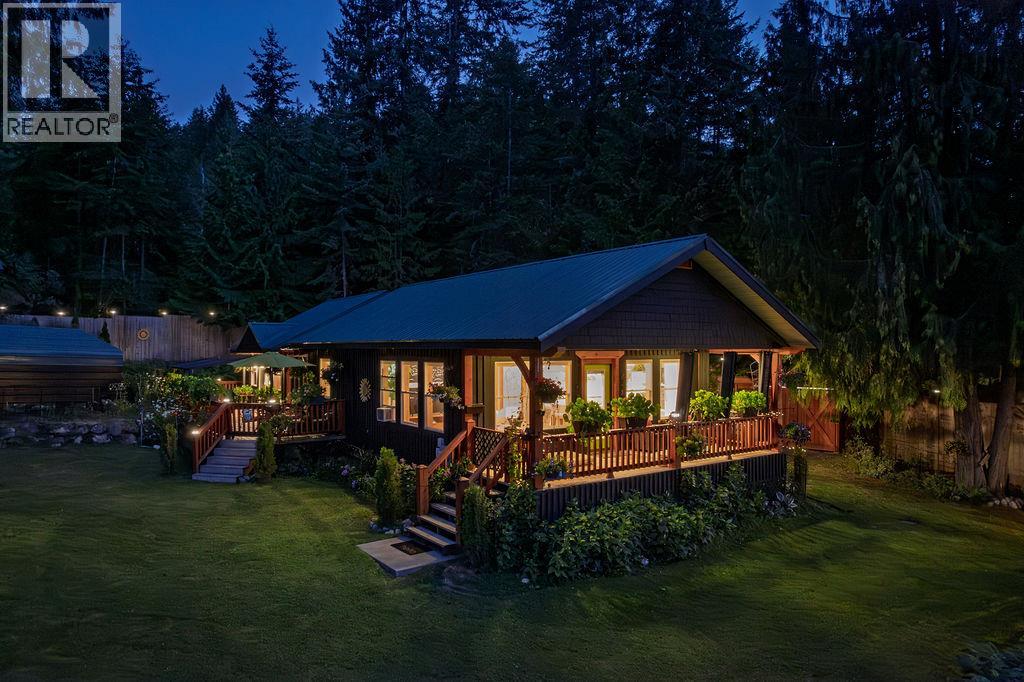 790 & 794 Lewis Road, Harrop, British Columbia  V1L 6P7 - Photo 2 - 10357901