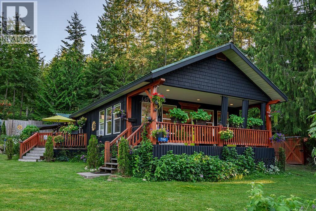 790 & 794 Lewis Road, Harrop, British Columbia  V1L 6P7 - Photo 5 - 10357901