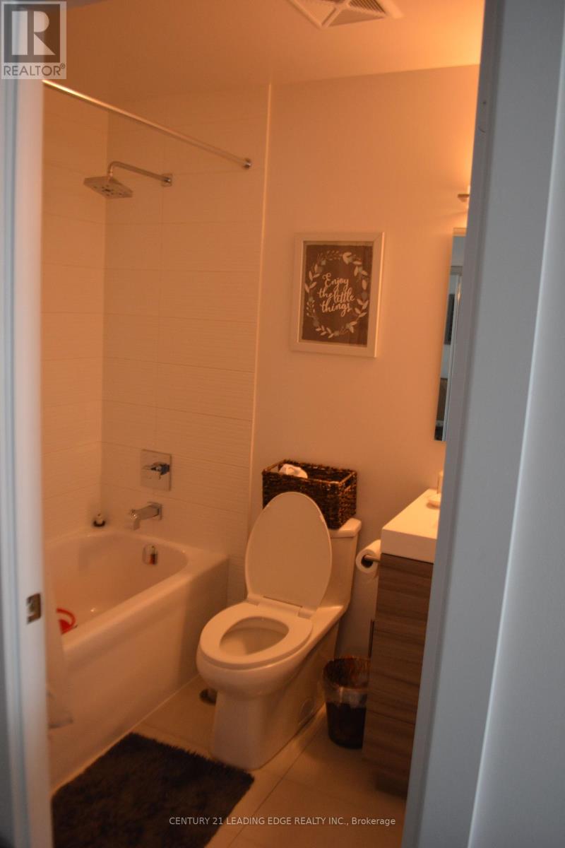 3806 - 318 Richmond Street W, Toronto, Ontario  M5V 0B4 - Photo 5 - C12329106