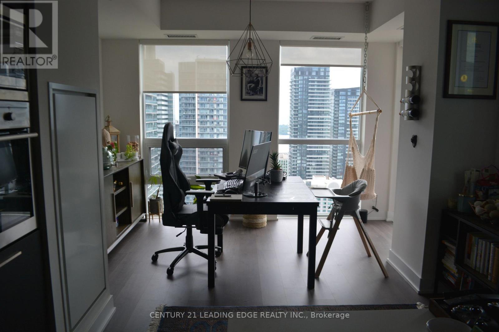 3806 - 318 Richmond Street W, Toronto, Ontario  M5V 0B4 - Photo 9 - C12329106