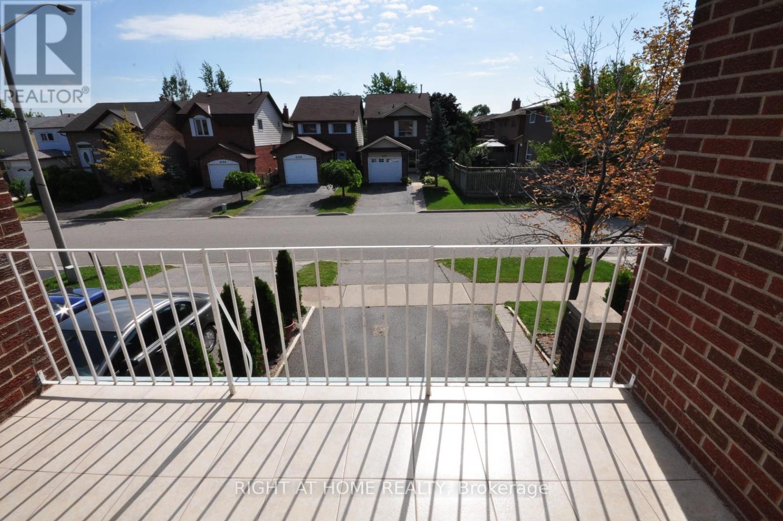 4165 Quaker Hill Drive, Mississauga, Ontario  L5C 3M2 - Photo 13 - W12329090
