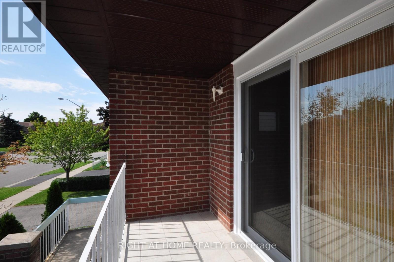 4165 Quaker Hill Drive, Mississauga, Ontario  L5C 3M2 - Photo 14 - W12329090