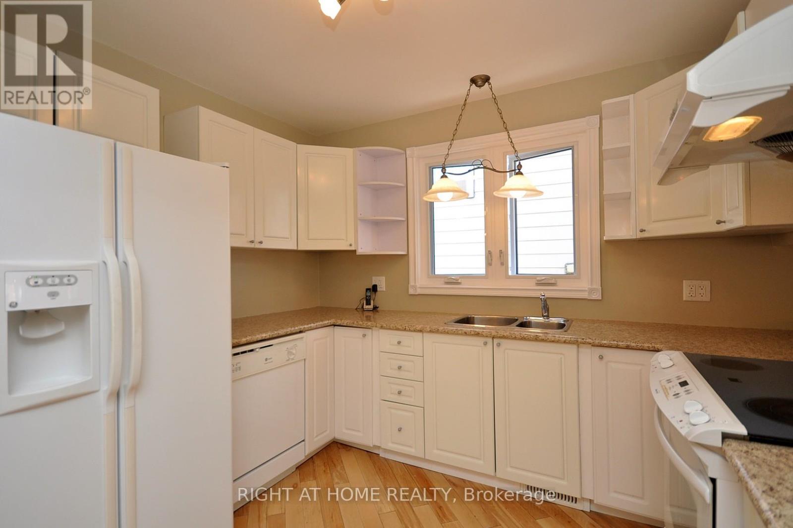 4165 Quaker Hill Drive, Mississauga, Ontario  L5C 3M2 - Photo 16 - W12329090