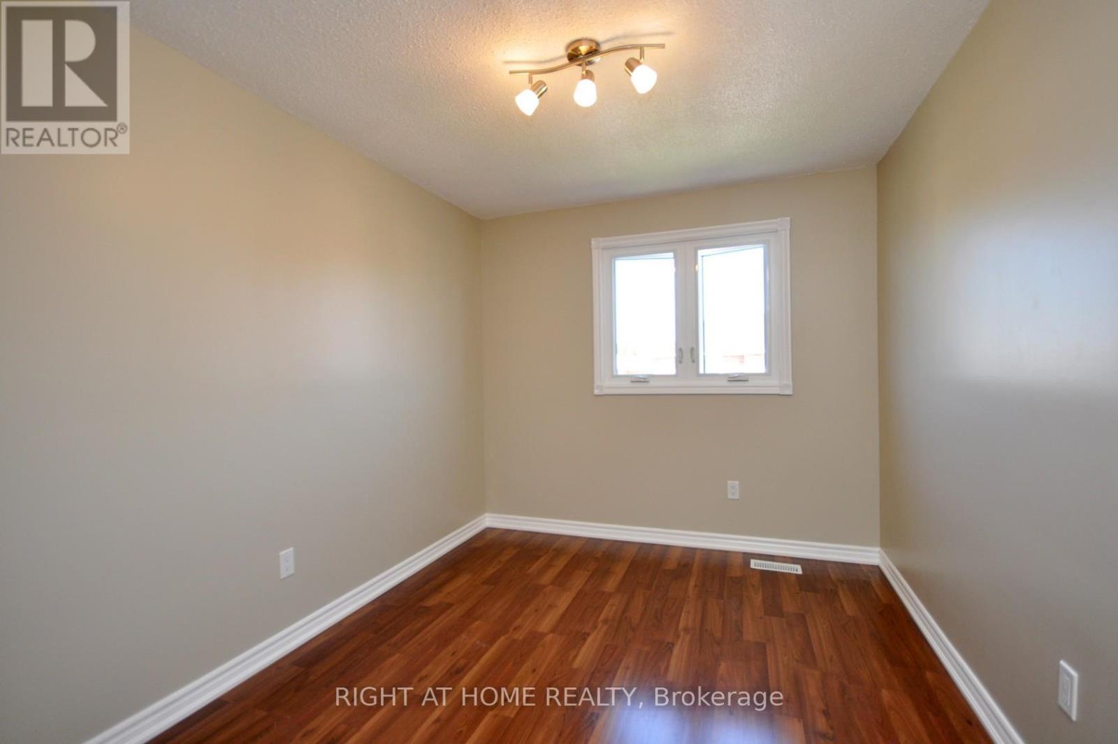 4165 Quaker Hill Drive, Mississauga, Ontario  L5C 3M2 - Photo 29 - W12329090