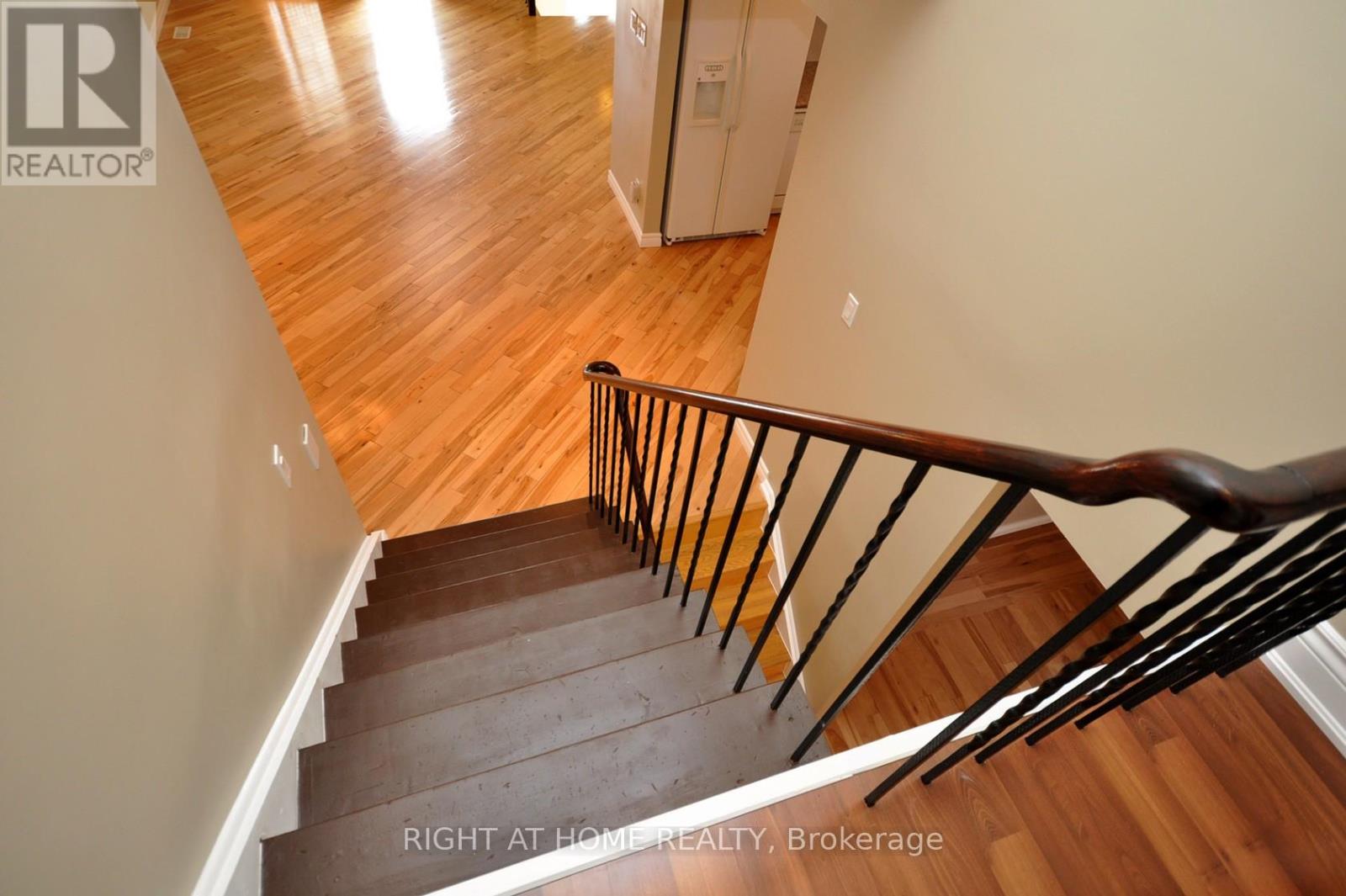 4165 Quaker Hill Drive, Mississauga, Ontario  L5C 3M2 - Photo 33 - W12329090