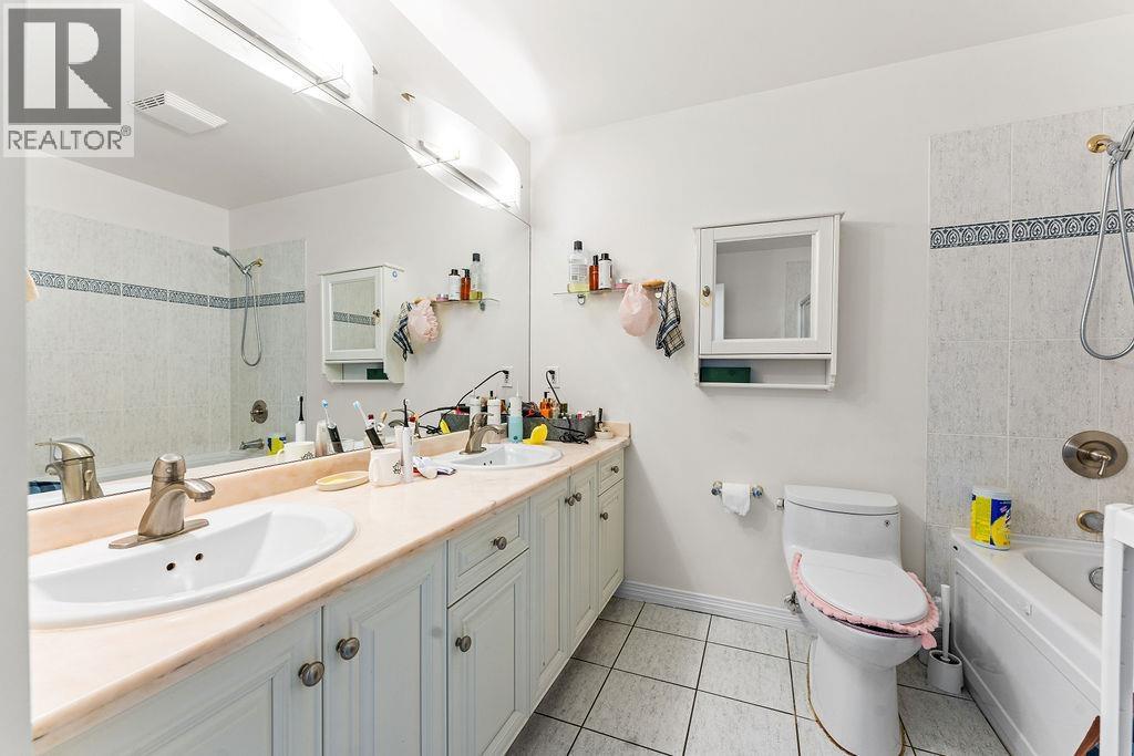 Property at 1801 5639 HAMPTON PLACE image 5